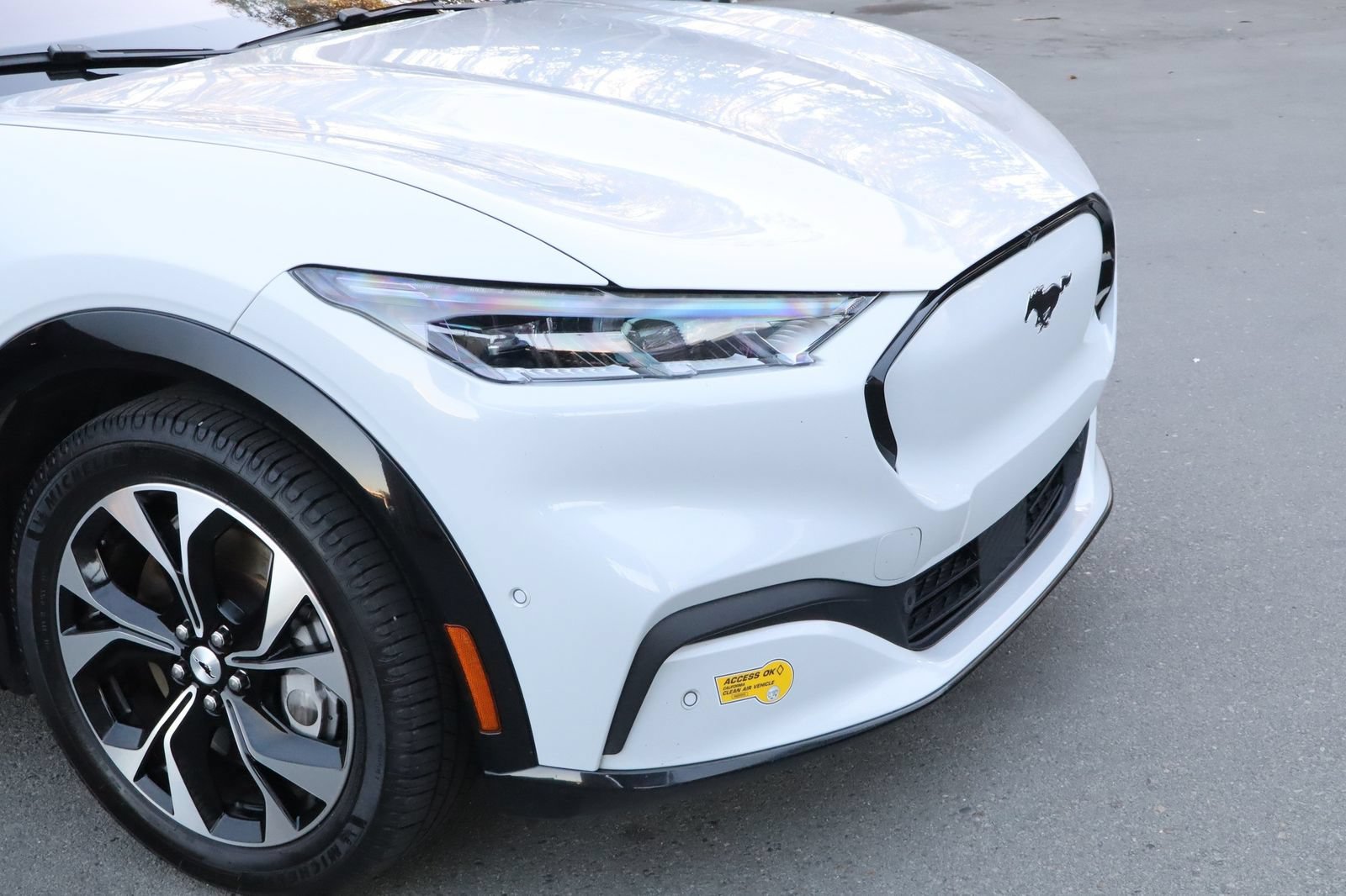 Used 2022 Ford Mustang Mach-E Premium RWD image 9