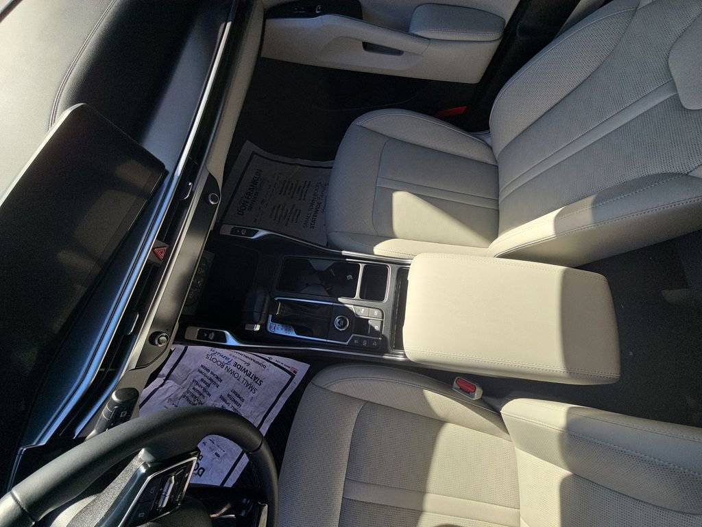 Used 2025 Kia Sorento S w/ Panoramic Sunroof Package image 12