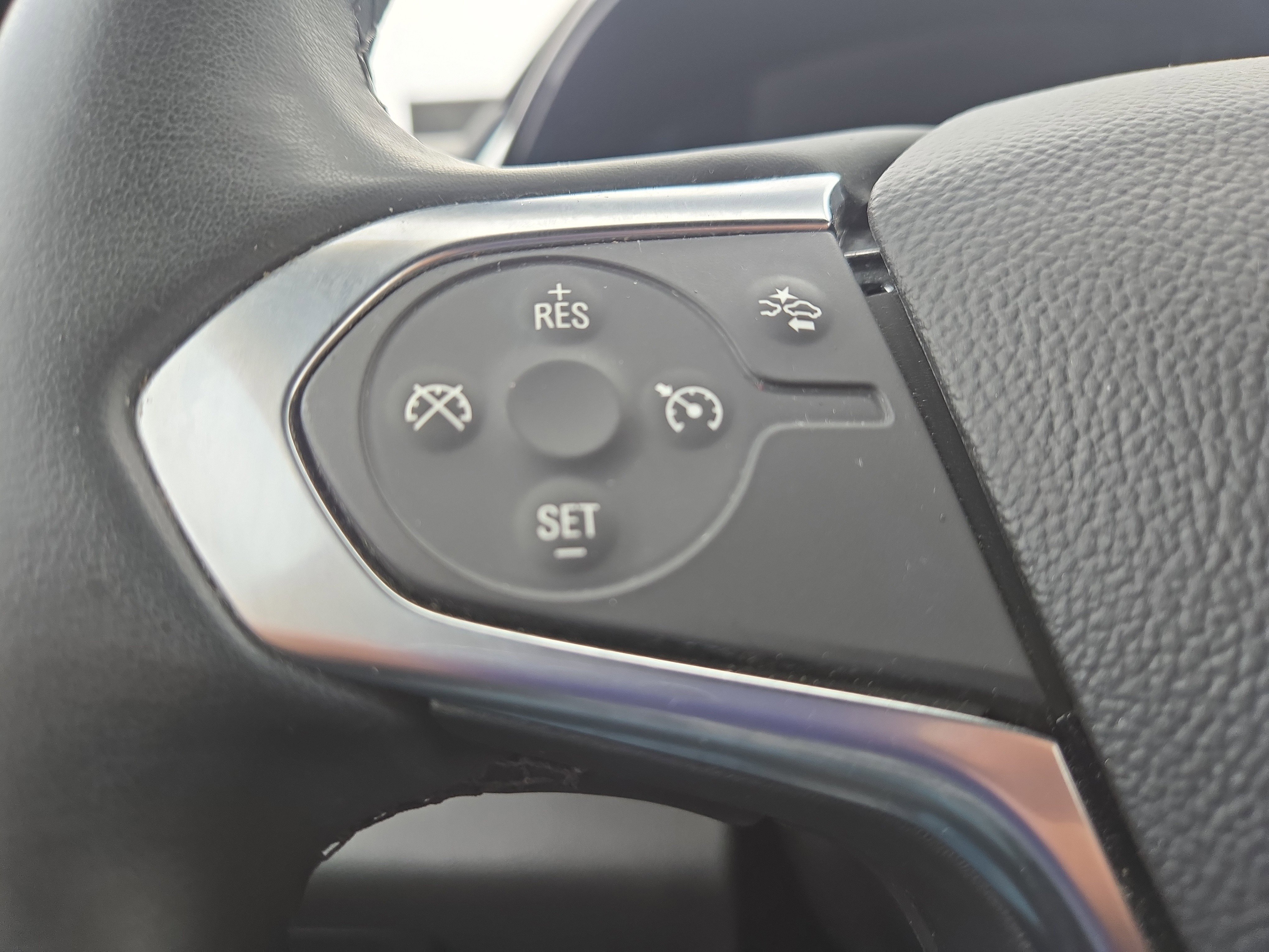 Used 2023 Chevrolet Traverse LT image 19