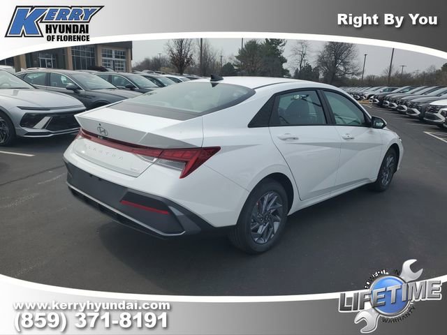 New 2026 Hyundai Elantra Blue image 4