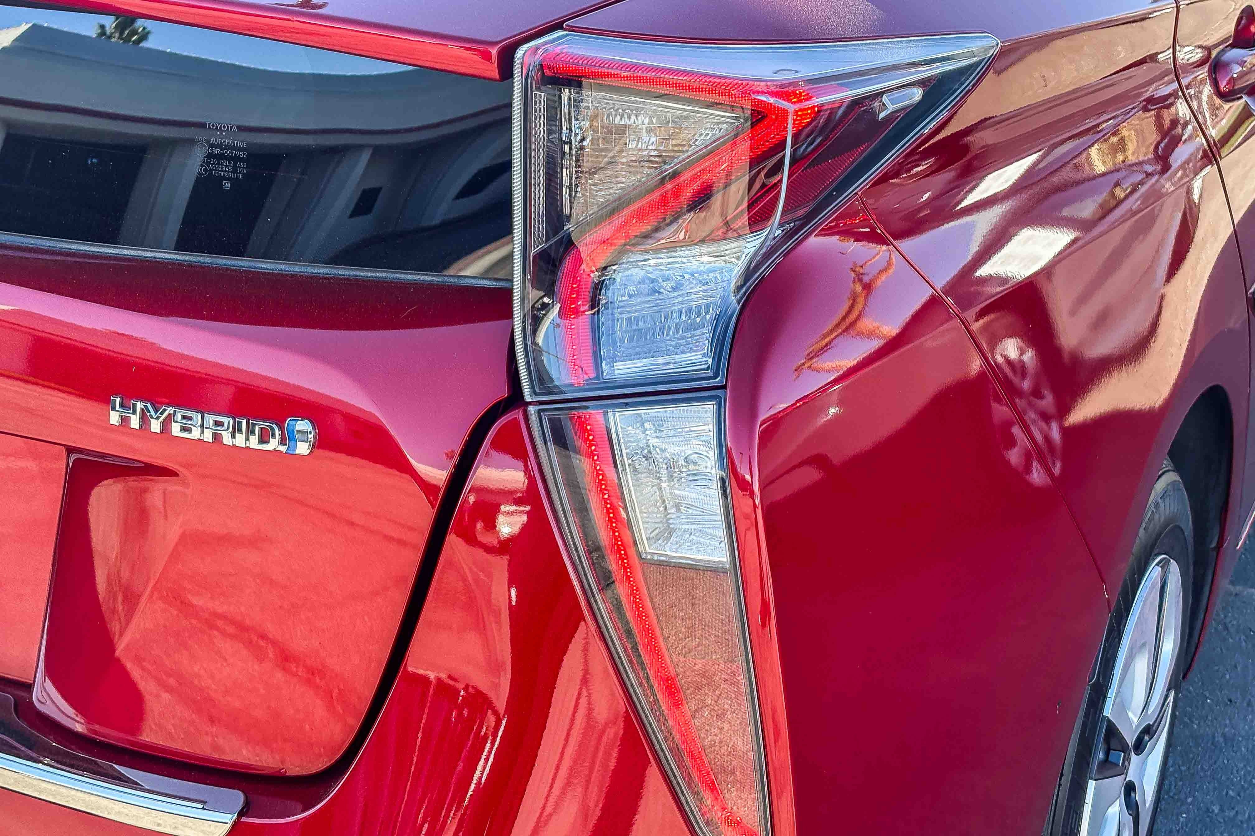 Used 2016 Toyota Prius Four w/ Advanced Technology Package image 8