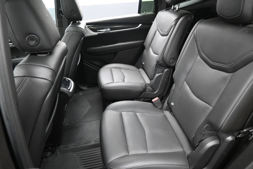 Used 2024 Cadillac XT6 Sport w/ Technology Package AWD/4WD image 31