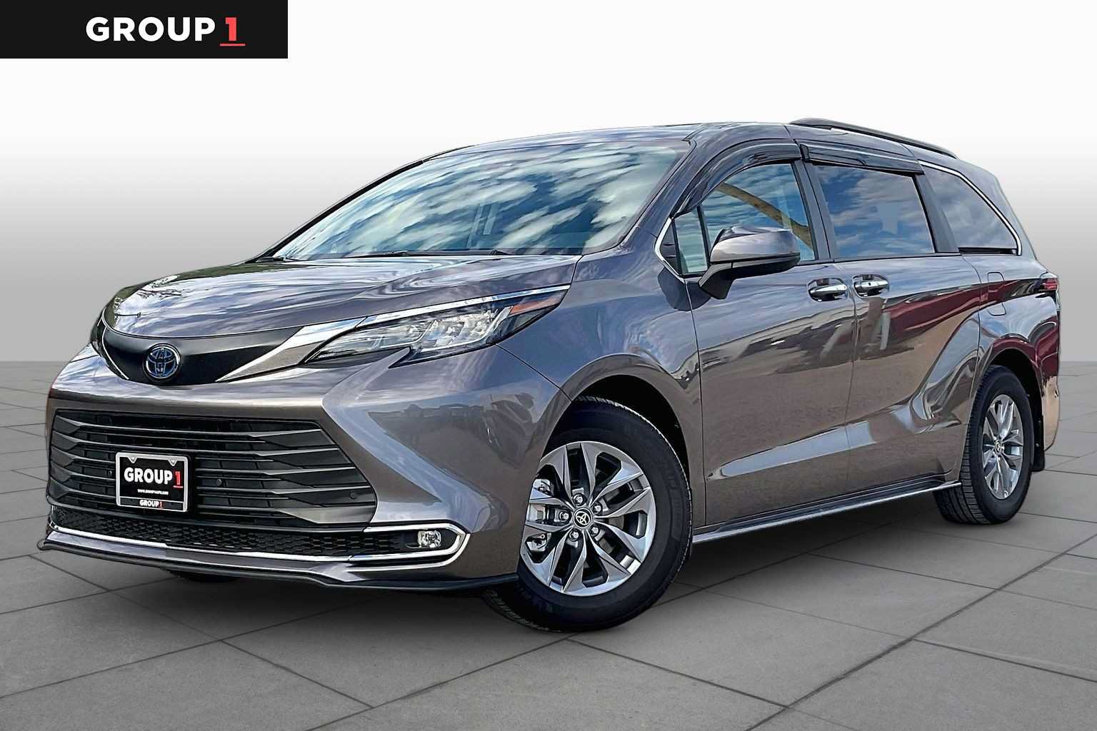 Used 2022 Toyota Sienna XLE