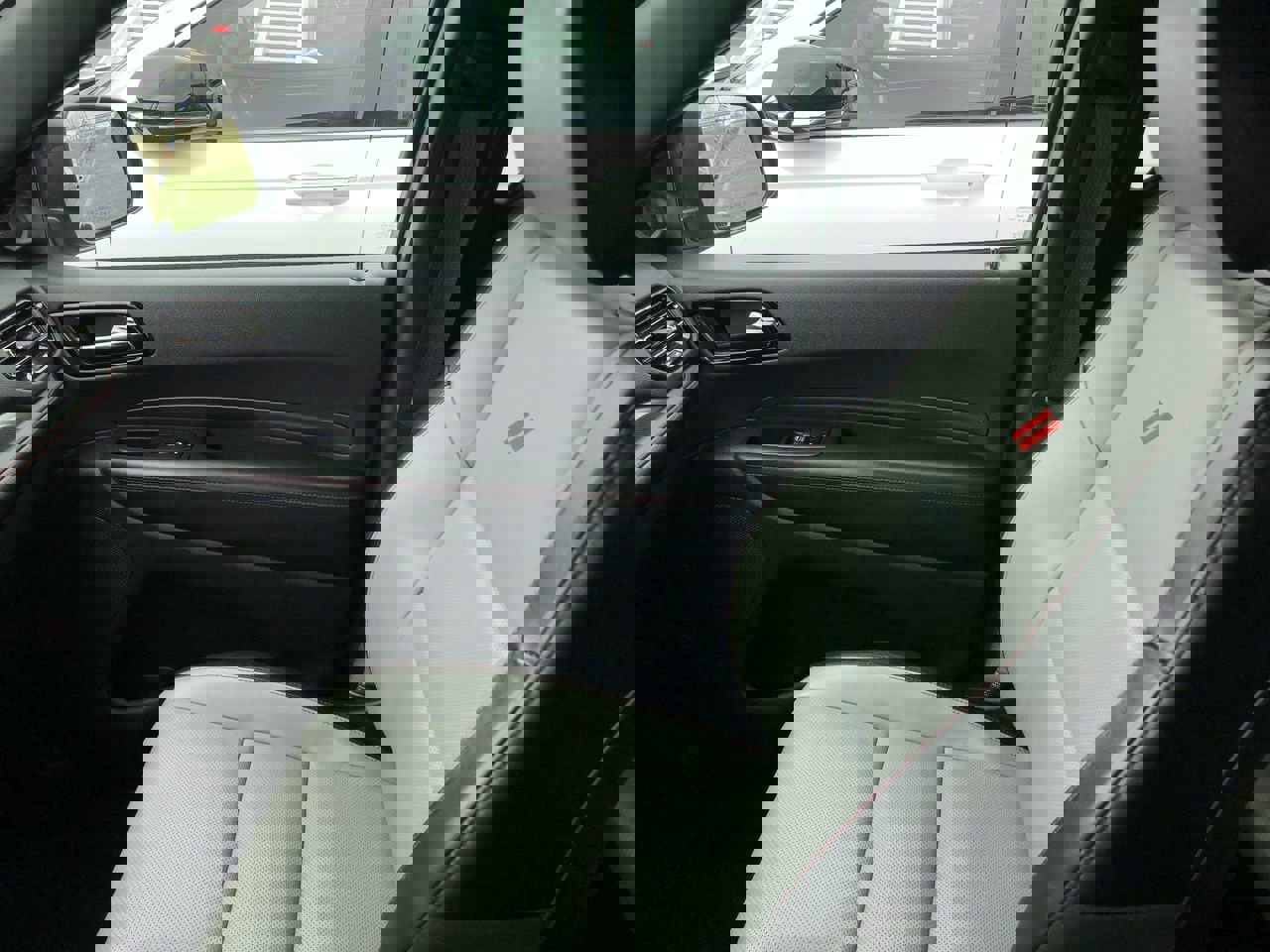 Used 2024 Dodge Durango GT image 25