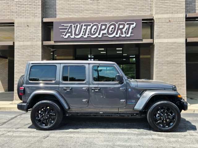 Used 2025 Jeep Wrangler Unlimited Sahara w/ Safety Group AWD/4WD image 4
