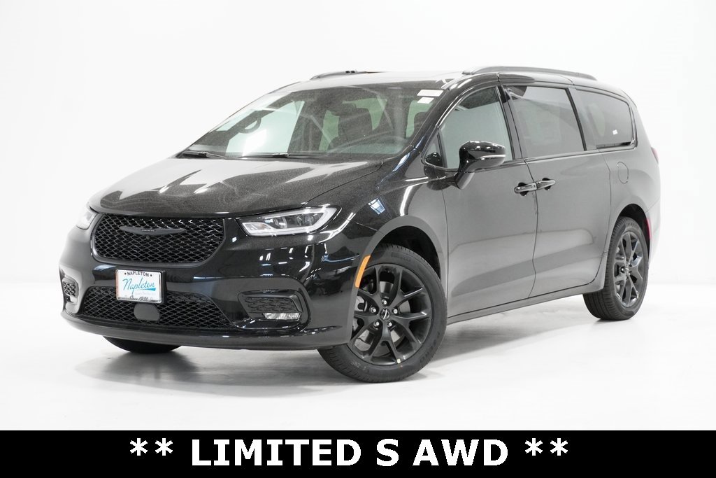 Used 2024 Chrysler Pacifica Limited w/ S Appearance Package