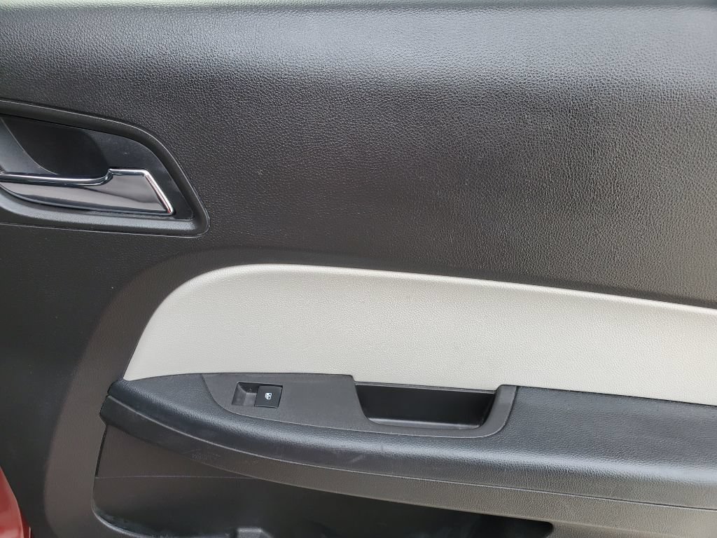 Used 2011 Chevrolet Equinox LT FWD image 30