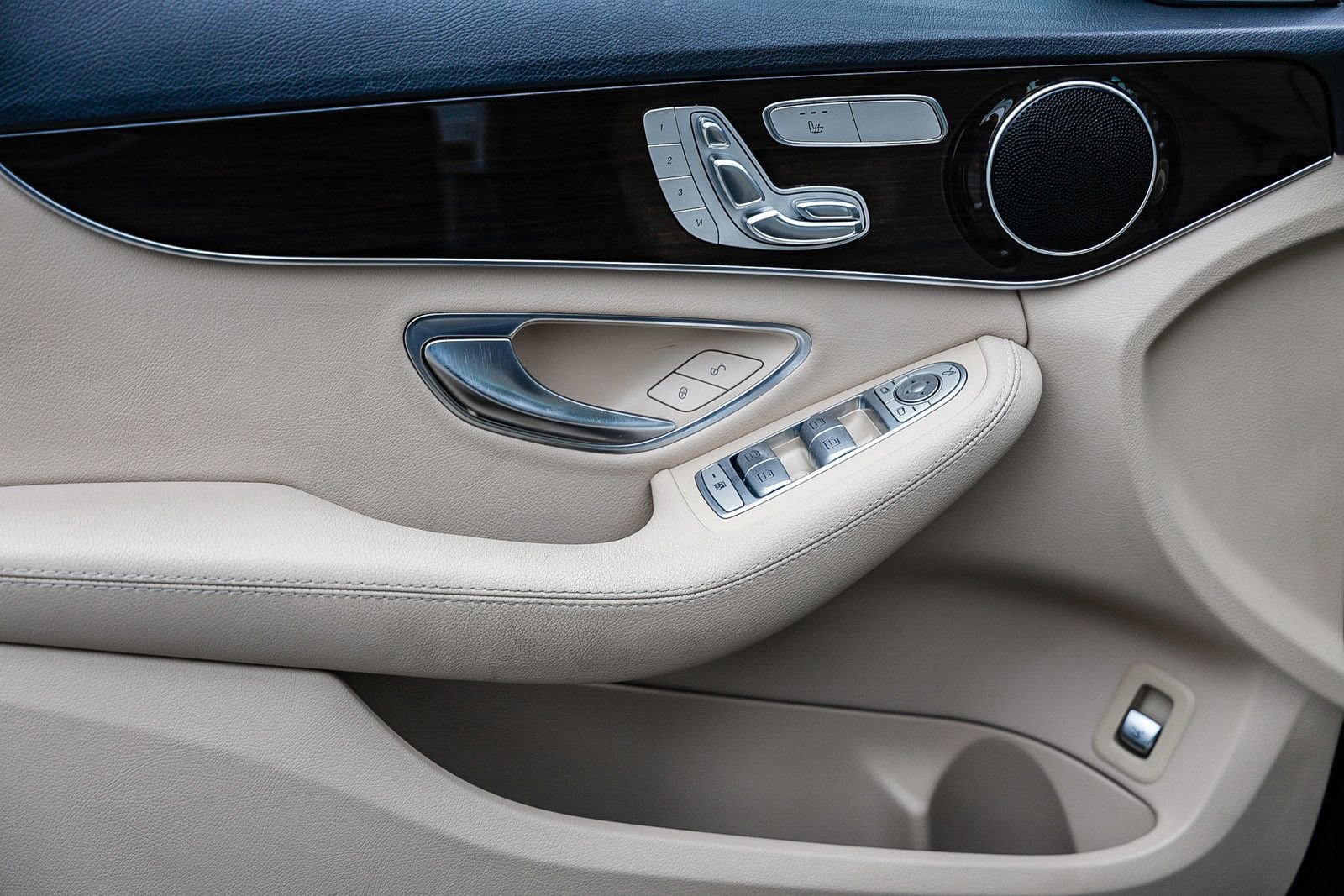 Used 2016 Mercedes-Benz C 300 Sedan image 21