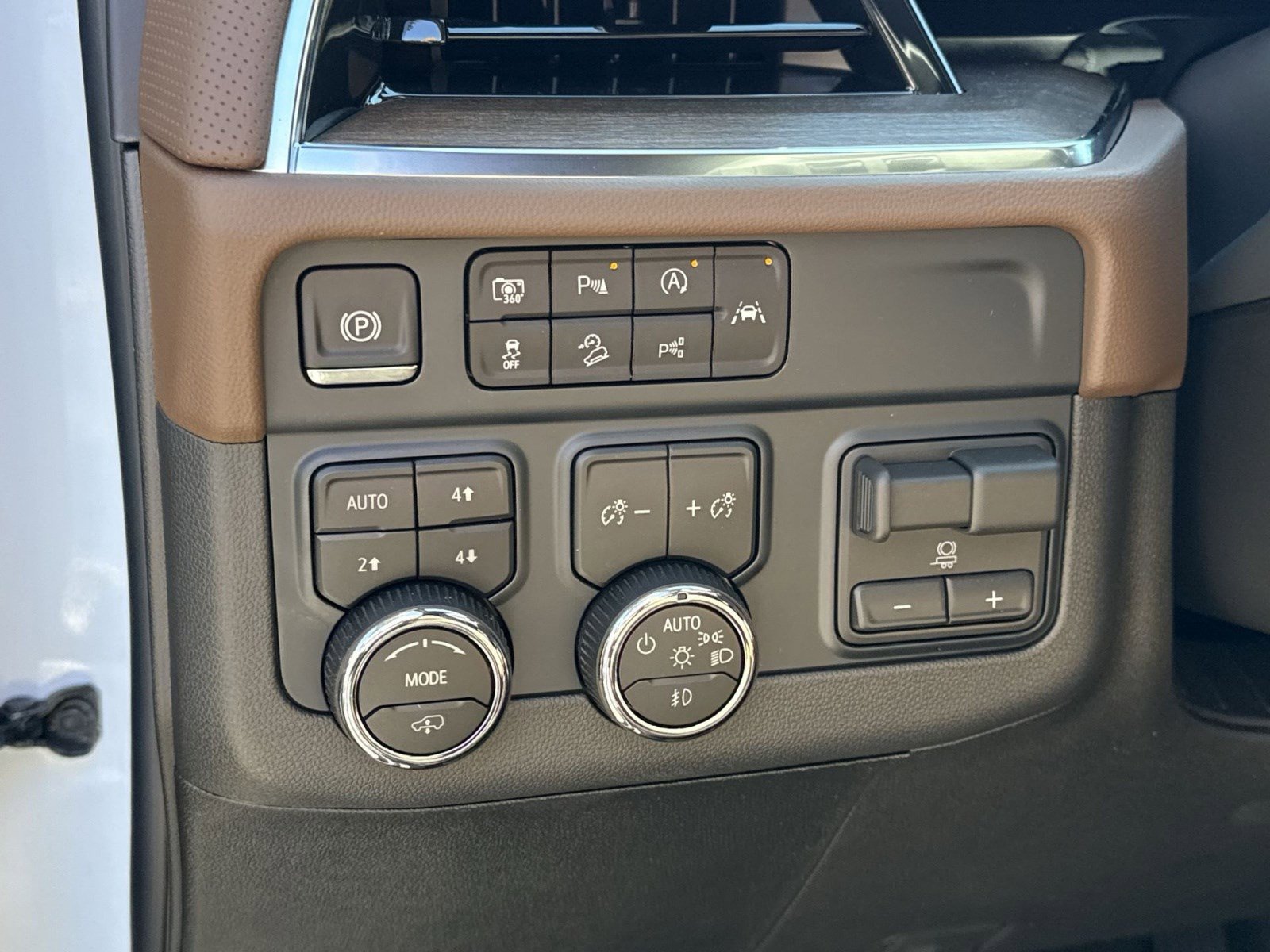 New 2026 Chevrolet Suburban High Country image 22