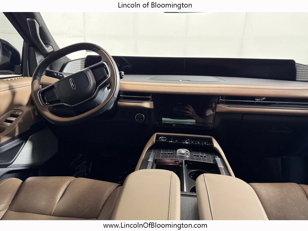 Certified 2025 Lincoln Navigator Black Label AWD/4WD image 21