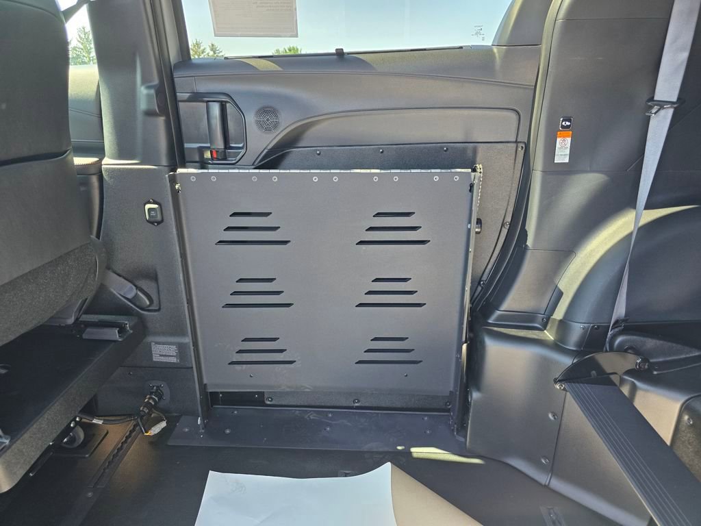 Used 2025 Toyota Sienna XSE image 28
