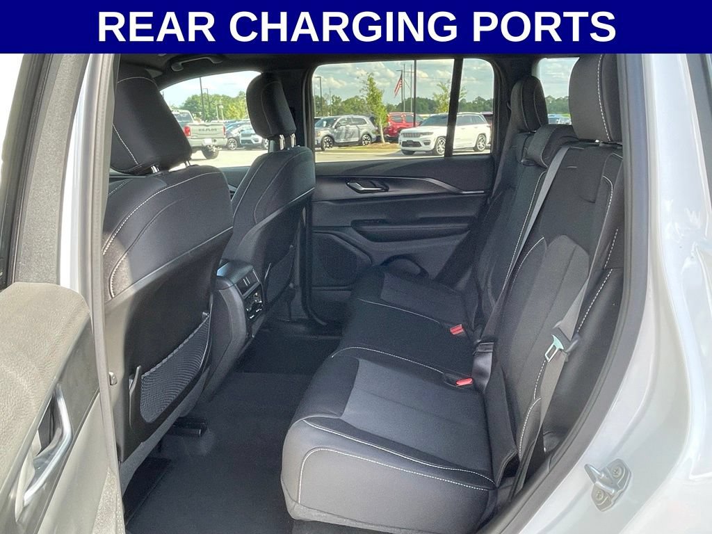 New 2026 Jeep Grand Cherokee Laredo RWD image 13