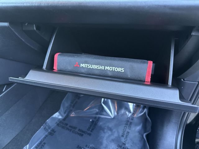 Used 2024 Mitsubishi Outlander ES image 30