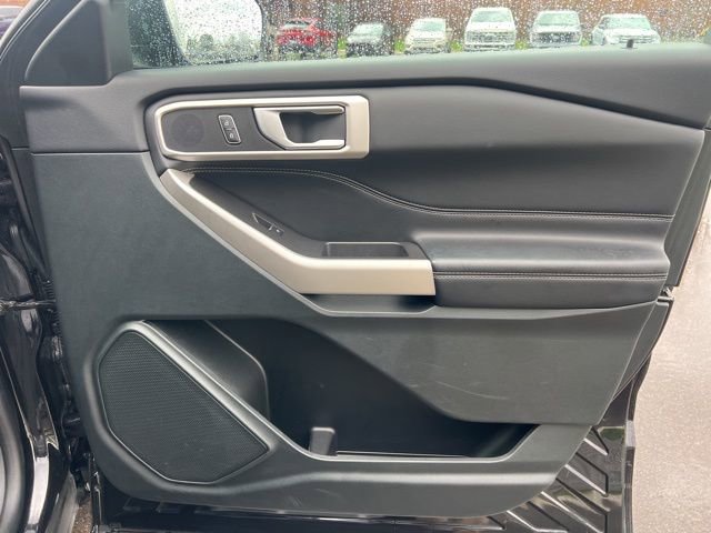 Used 2024 Ford Explorer XLT image 10