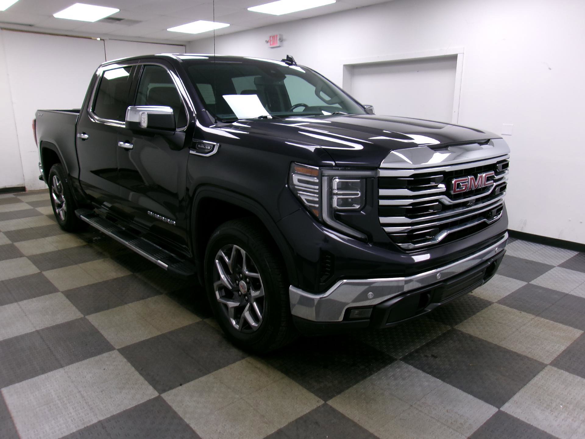 Certified 2022 GMC Sierra 1500 SLT w/ SLT Premium Plus Package AWD/4WD image 16