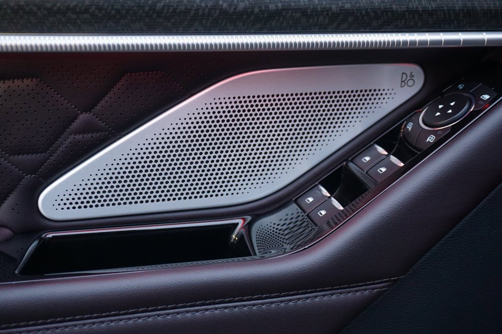 Used 2025 Ford Explorer Platinum w/ Ultimate Package image 28