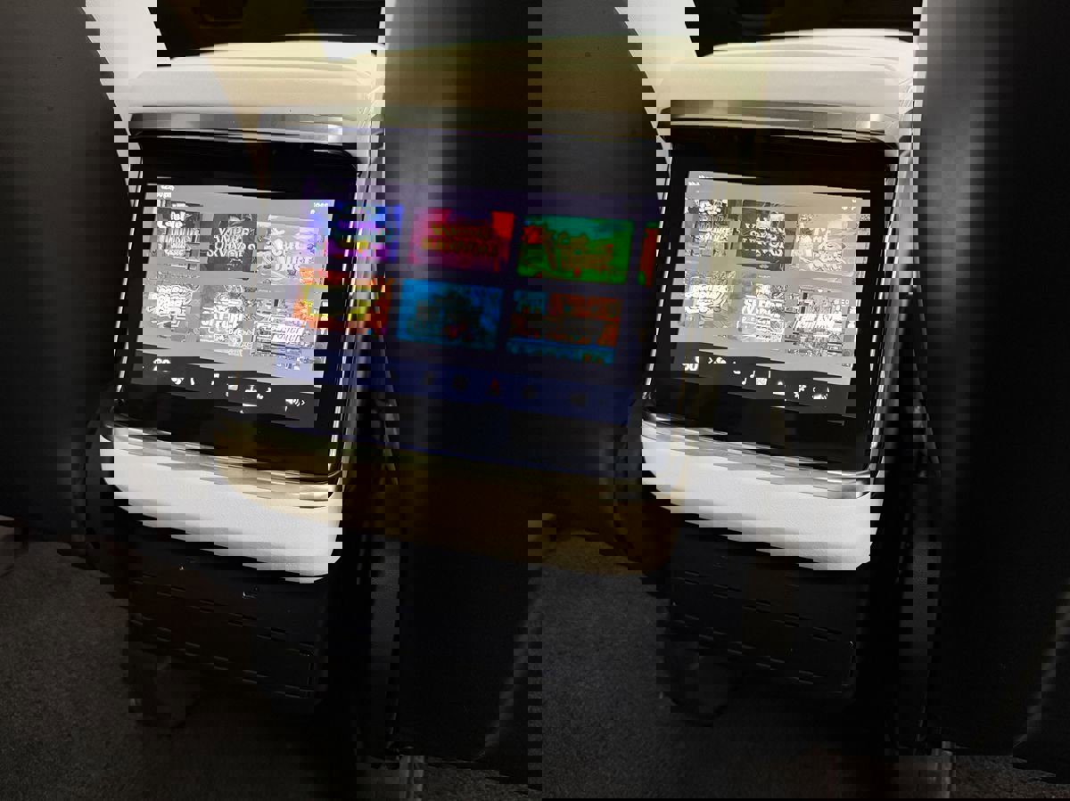 Used 2022 Tesla Model X image 36