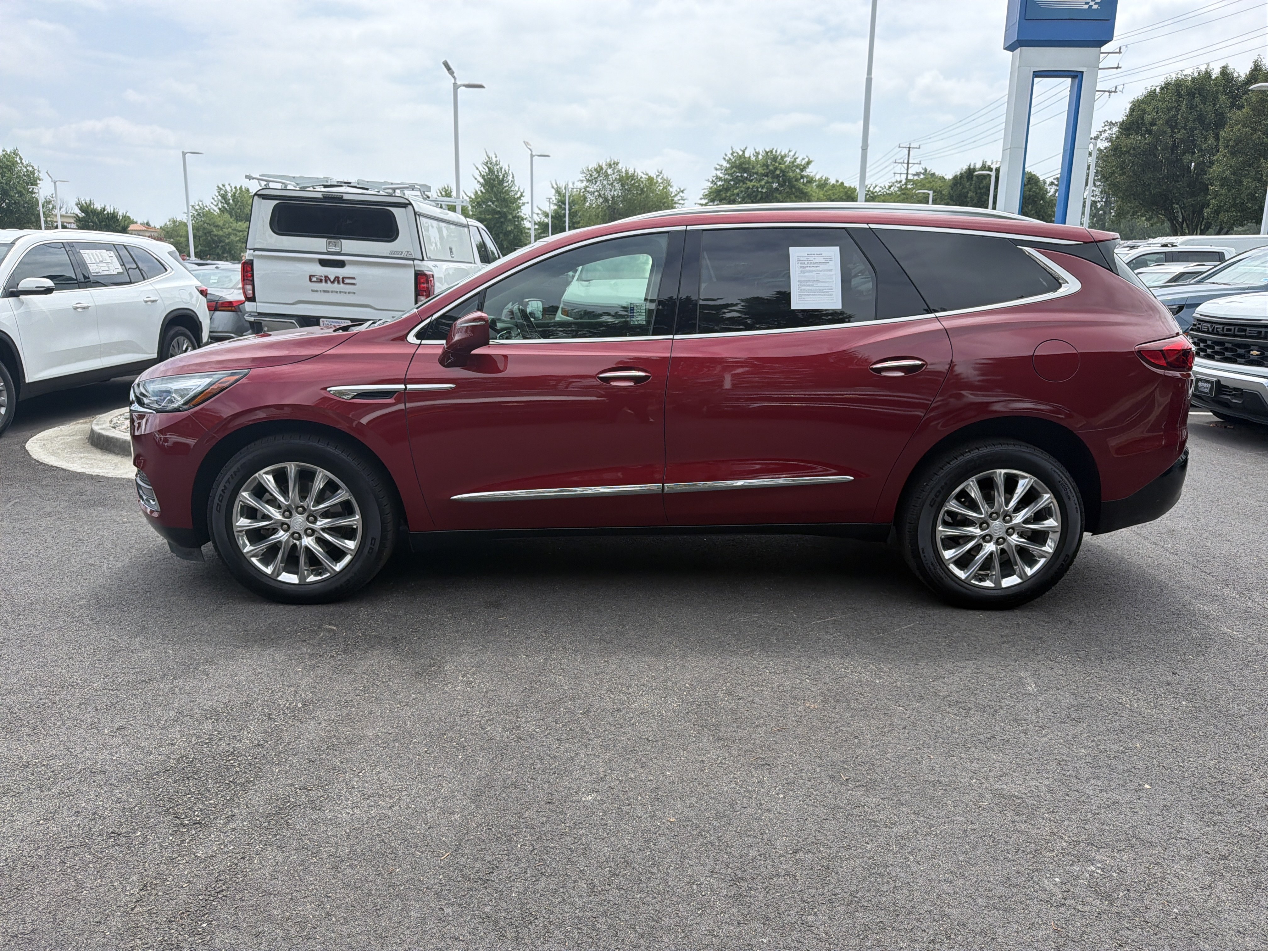 Used 2018 Buick Enclave Premium AWD/4WD image 7