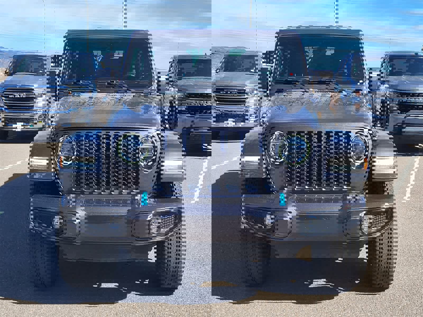 Used 2021 Jeep Wrangler Unlimited Sahara image 2