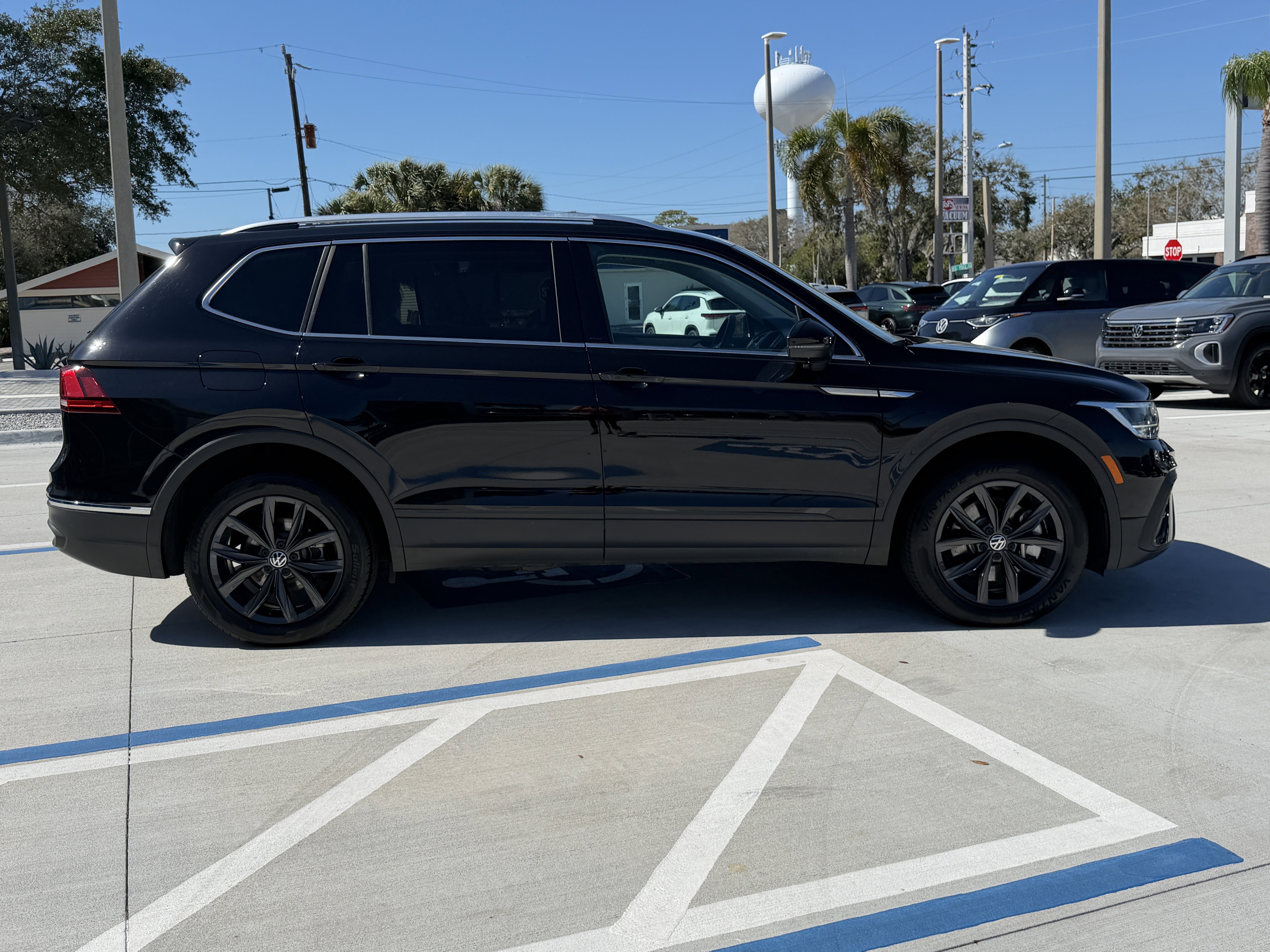 Used 2024 Volkswagen Tiguan SE video 2