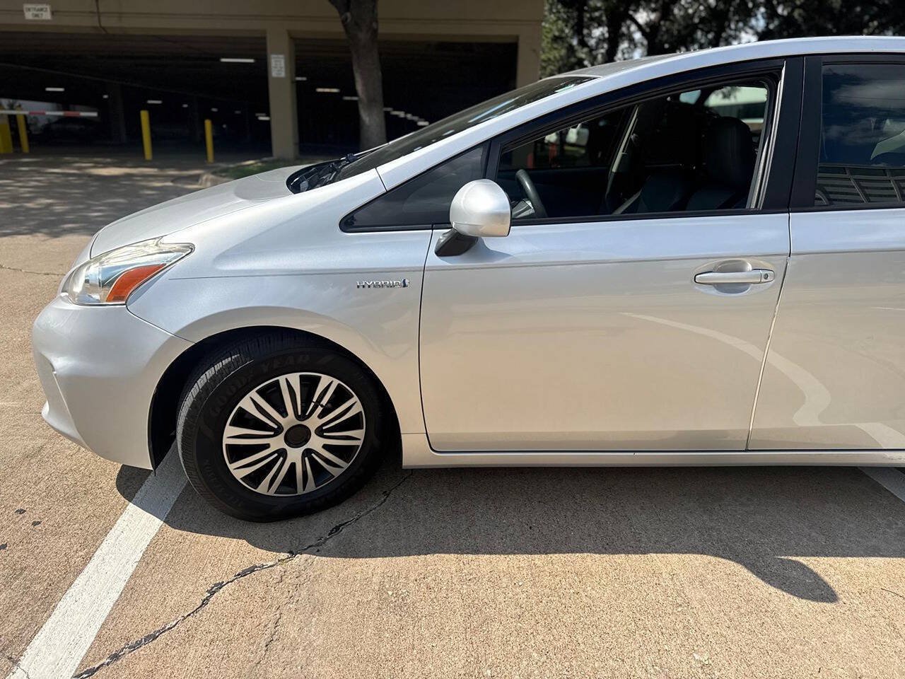 Used 2013 Toyota Prius V Two FWD image 4