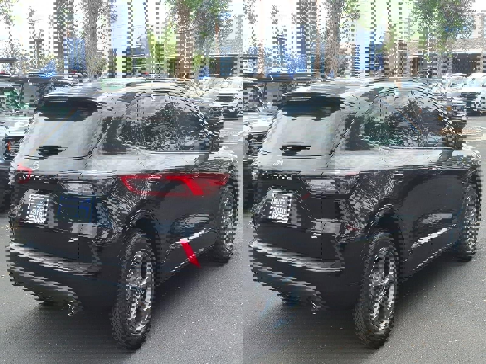 Used 2023 Ford Escape ST-Line w/ Equipment Group 301A image 4