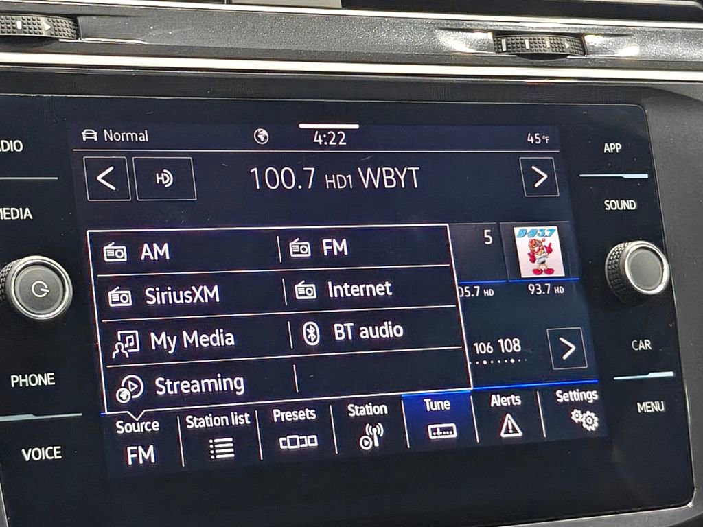 Used 2024 Volkswagen Tiguan SE R-Line image 41