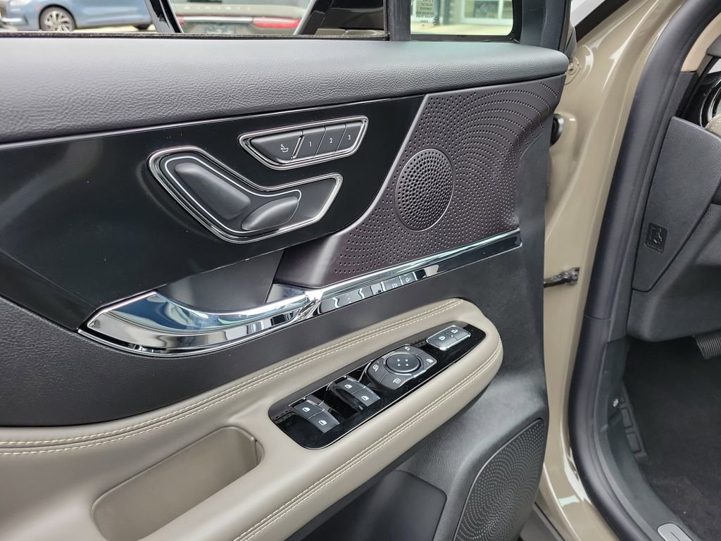 New 2026 Lincoln Corsair Premiere image 20