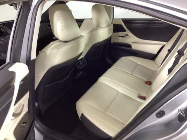 Used 2022 Lexus ES 300h w/ Premium Package FWD image 34