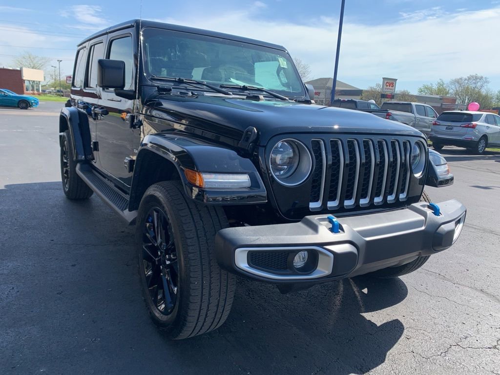 Used 2023 Jeep Wrangler Unlimited Sahara w/ Cold Weather Group AWD/4WD image 1