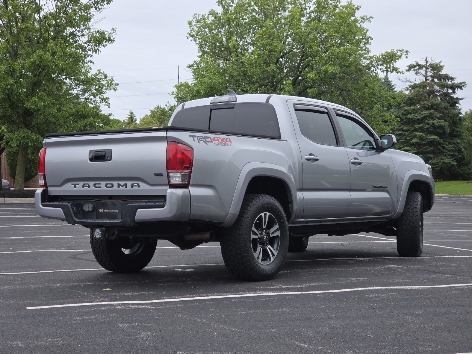 Used 2017 Toyota Tacoma TRD Sport AWD/4WD image 23