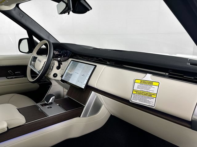 New 2026 Land Rover Range Rover Long Wheelbase SE AWD/4WD image 28