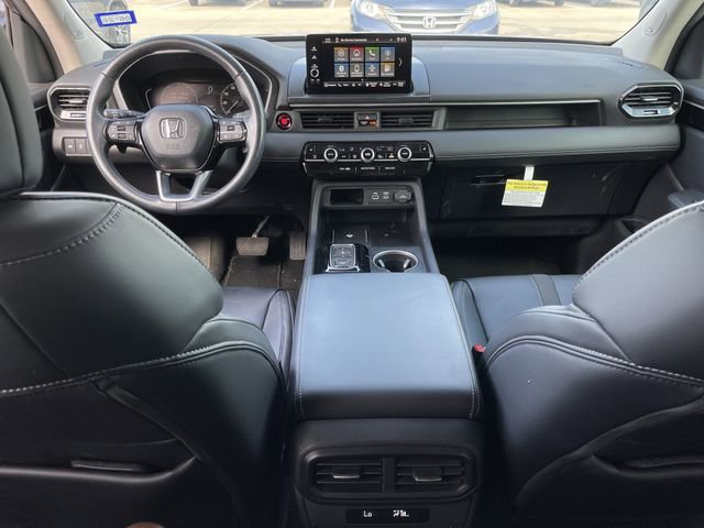 Used 2023 Honda Pilot Touring image 11
