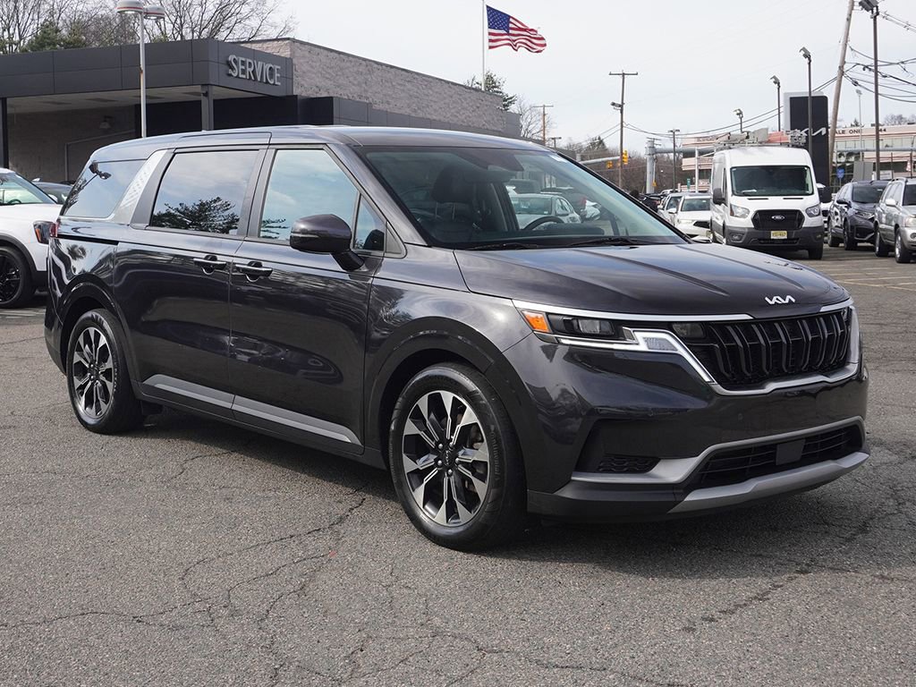 Used 2024 Kia Carnival EX image 53