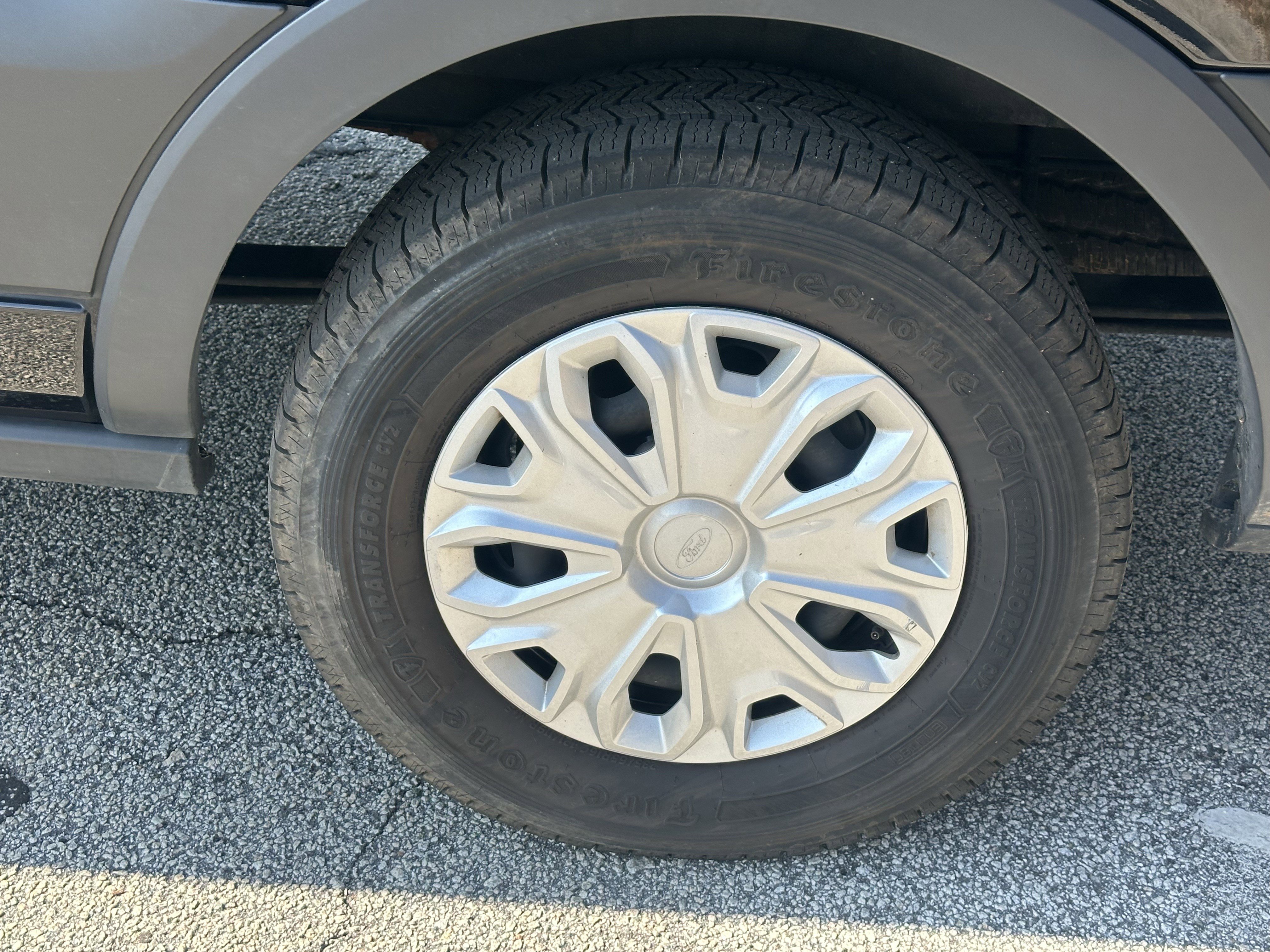 Used 2024 Ford Transit 350 XLT image 22