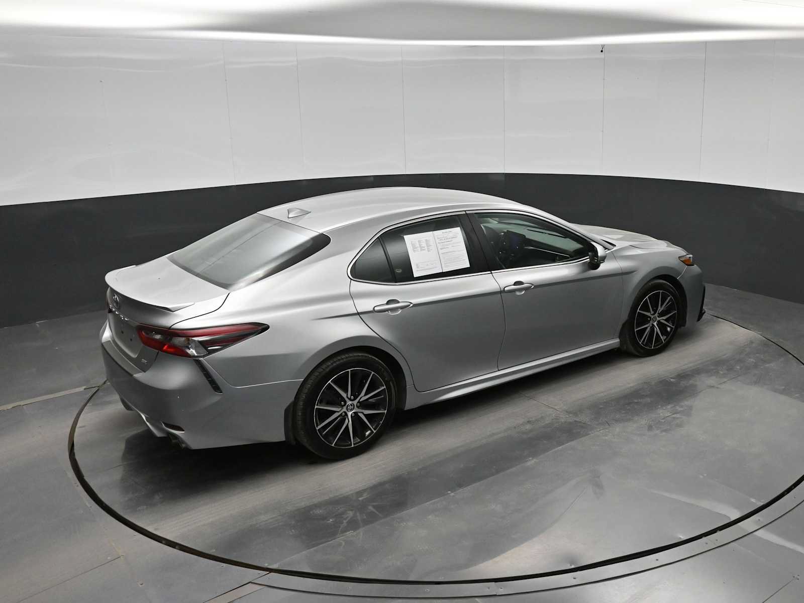 Used 2024 Toyota Camry SE FWD image 30