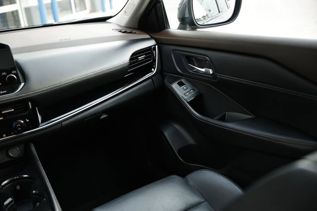 Used 2023 Nissan Rogue SL w/ SL Premium Package image 28