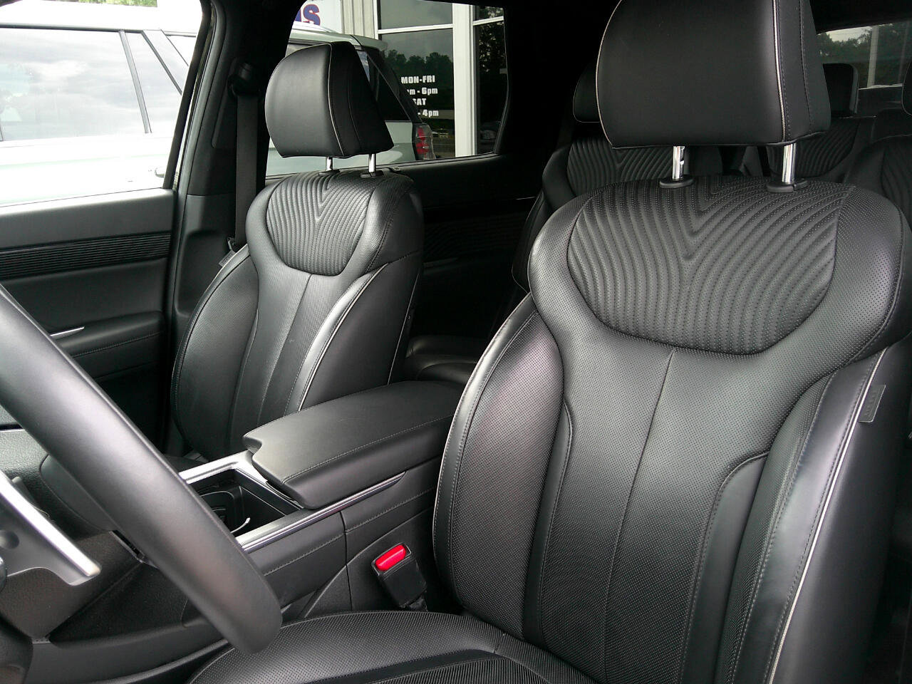 Used 2024 Hyundai Palisade Calligraphy image 11