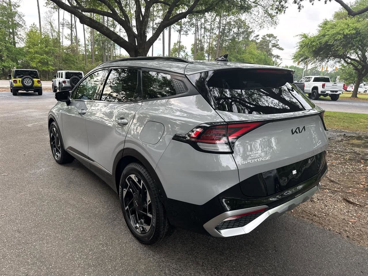 Used 2025 Kia Sportage SX image 5