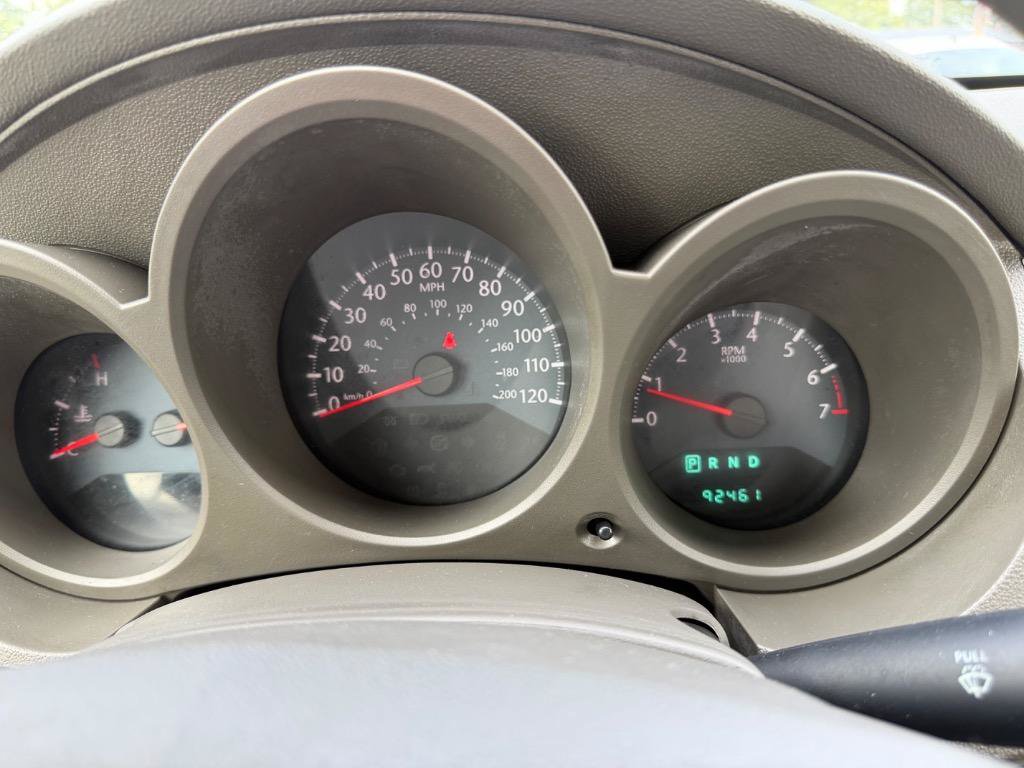 Used 2010 Chrysler Sebring Touring FWD image 23