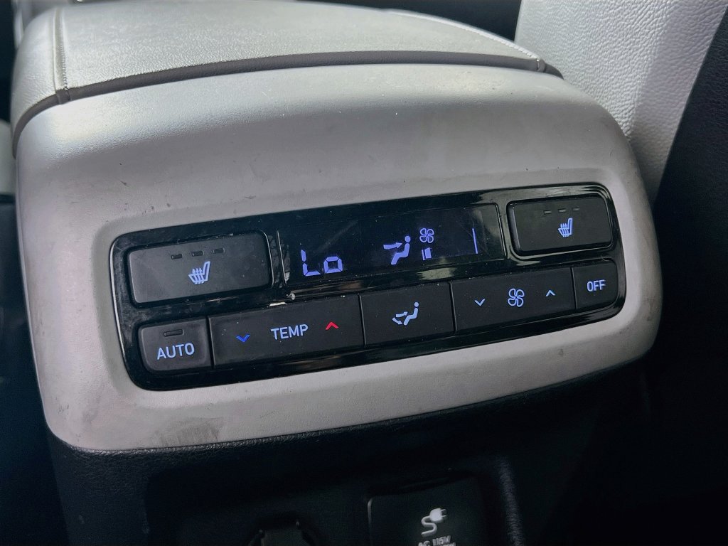 Used 2020 Hyundai Palisade SEL w/ Premium Package FWD image 25
