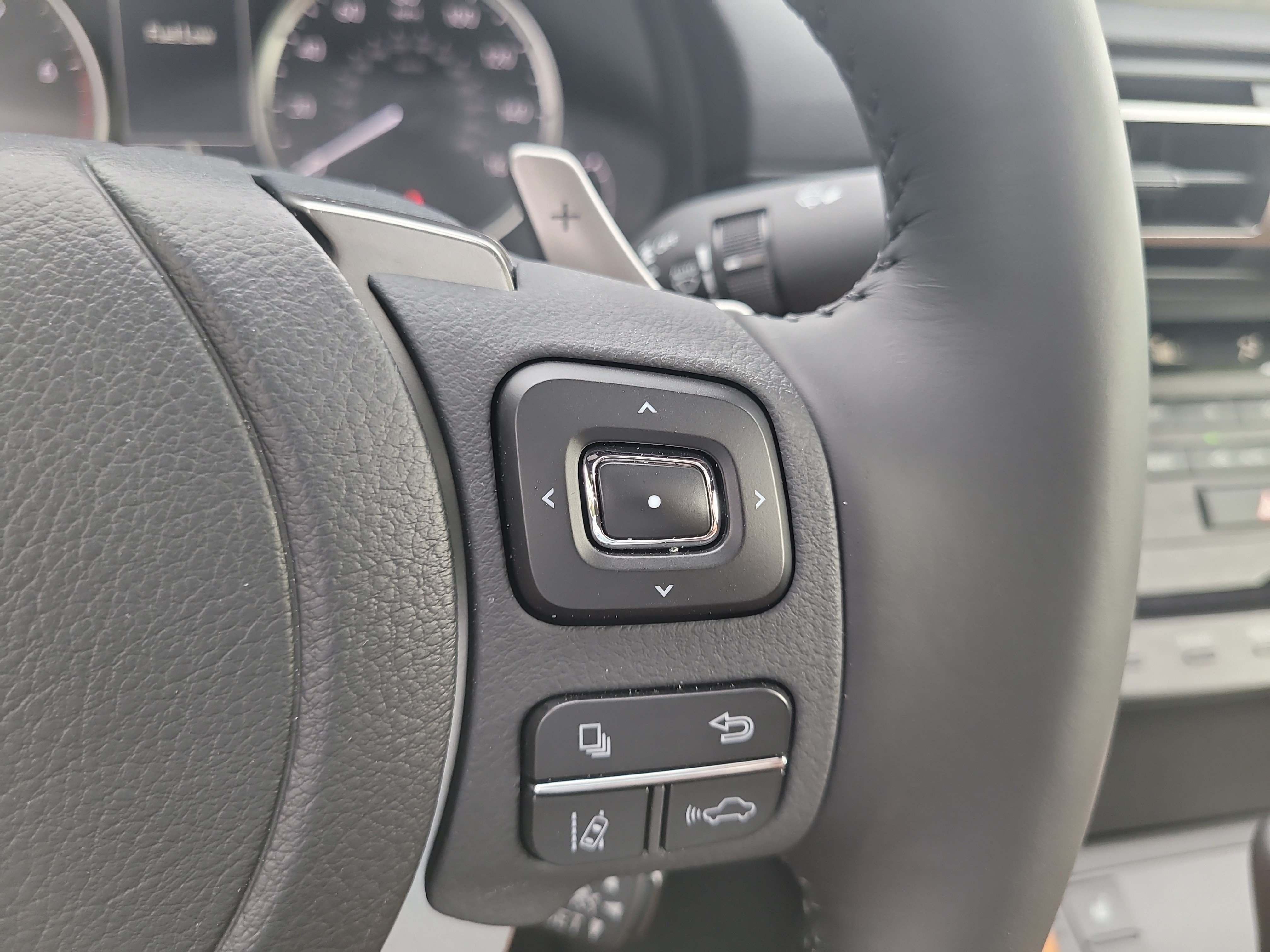 Used 2024 Lexus RC 300 w/ Premium Package RWD image 28