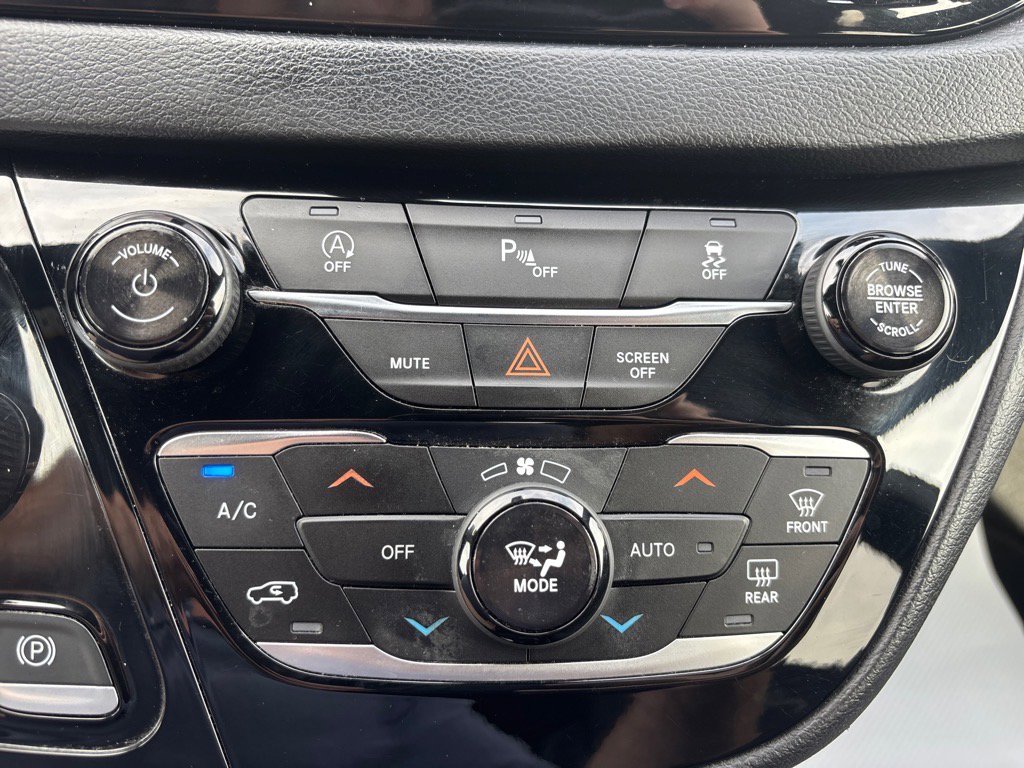 Used 2018 Chrysler Pacifica Touring Plus w/ S Appearance Package image 37