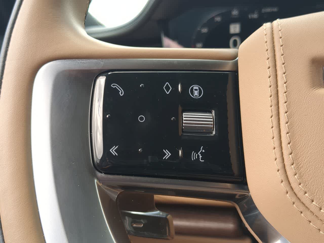 Certified 2025 Land Rover Range Rover SE AWD/4WD image 25