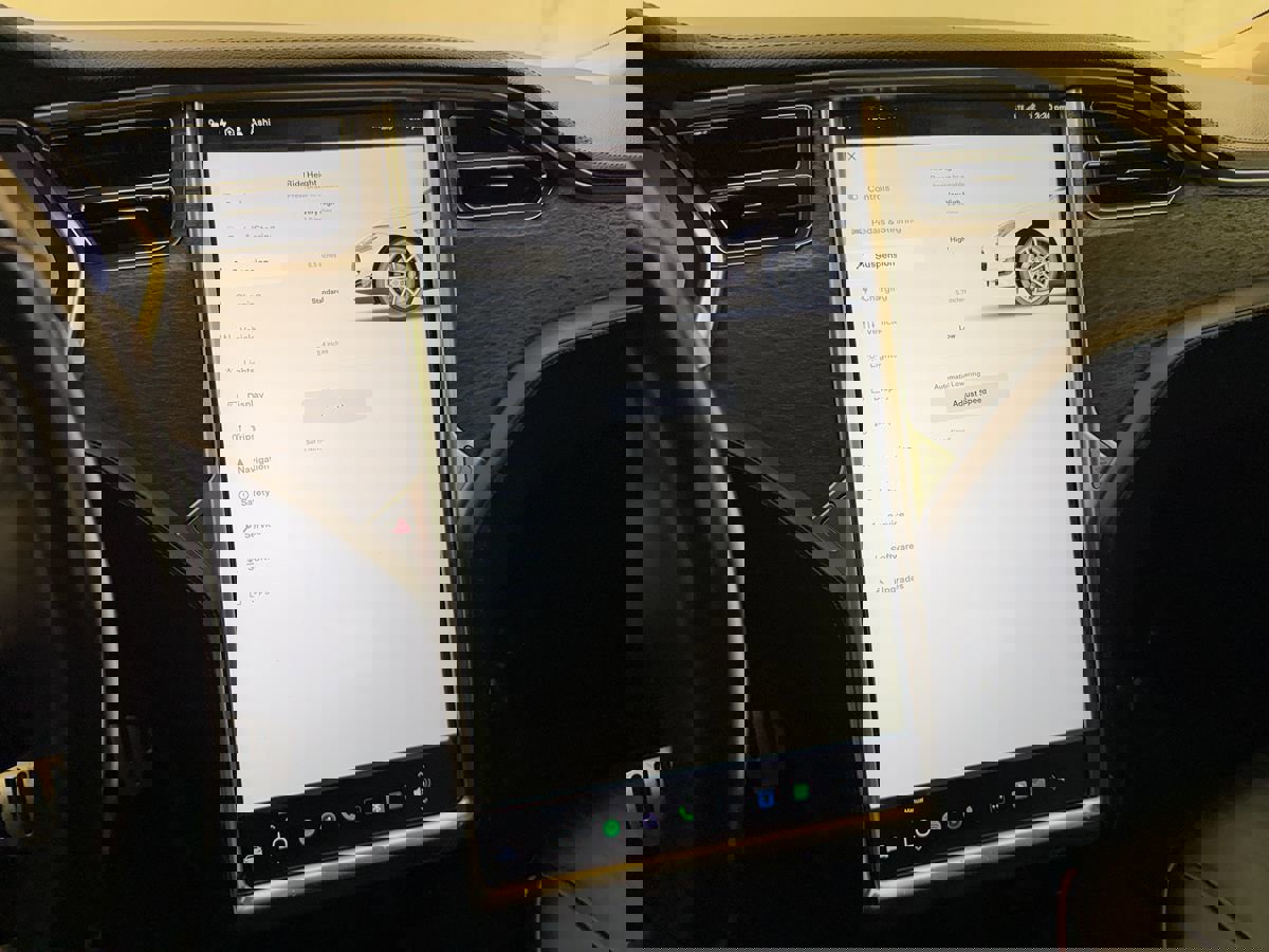 Used 2013 Tesla Model S Performance image 18