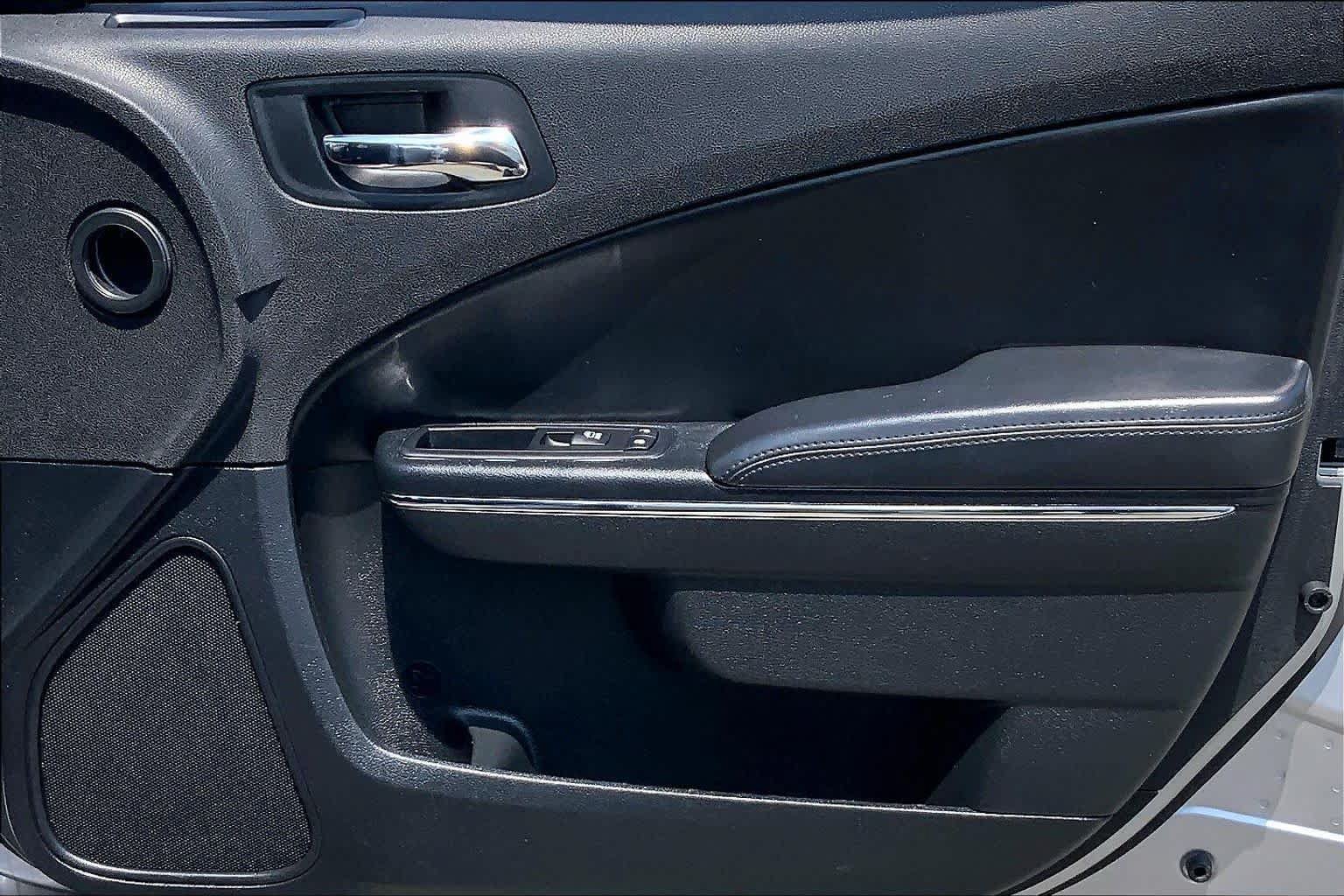 Used 2014 Dodge Charger SE RWD image 23