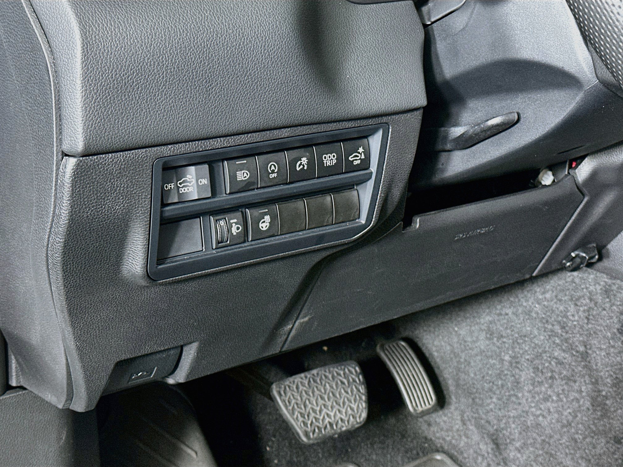 Used 2024 Toyota Tundra Limited AWD/4WD image 17