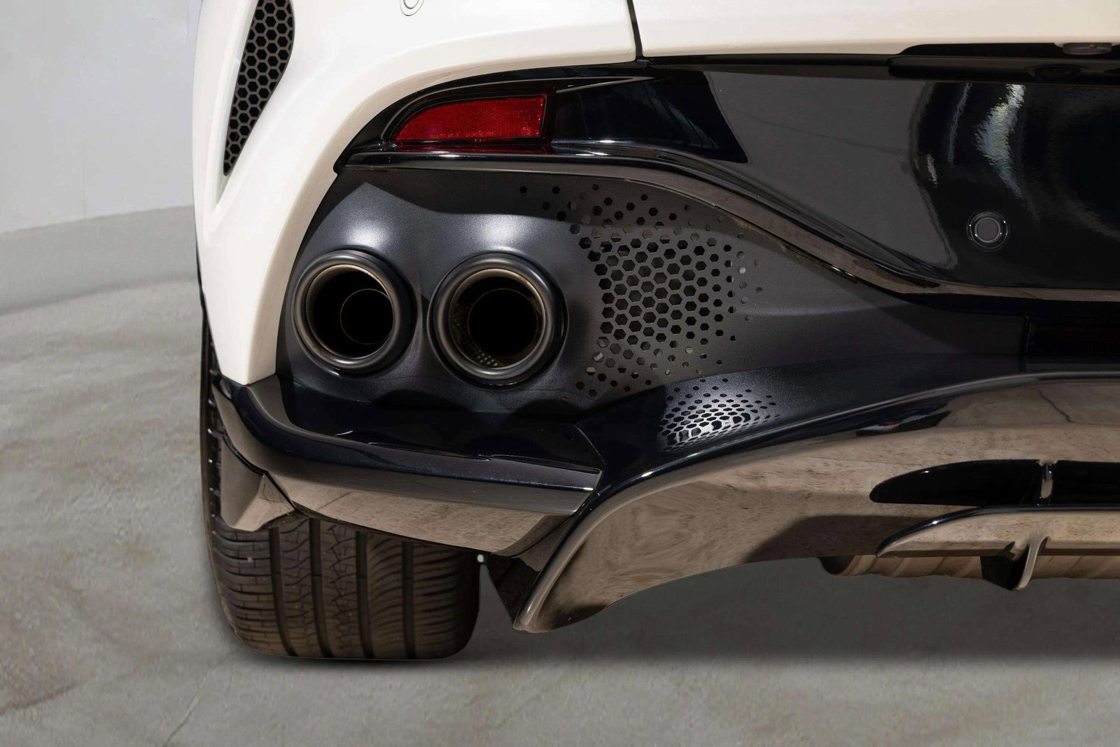 Used 2025 Aston Martin DBX 707 image 53