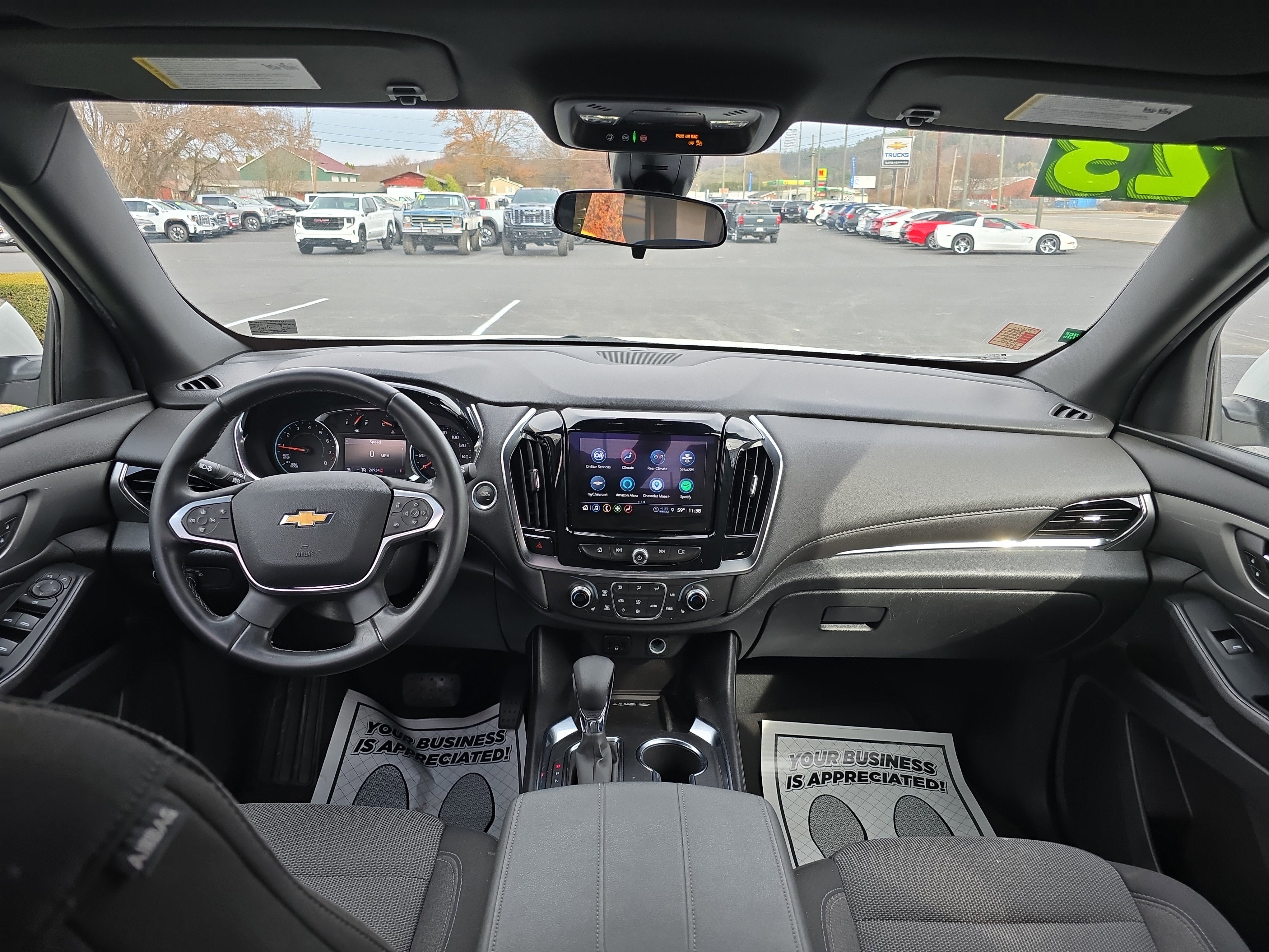 Used 2023 Chevrolet Traverse LT image 16