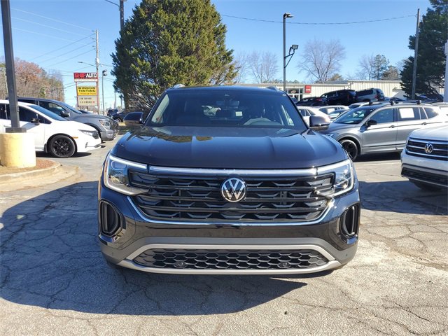Certified 2024 Volkswagen Atlas Cross Sport SE w/ Black Wheel Package image 2